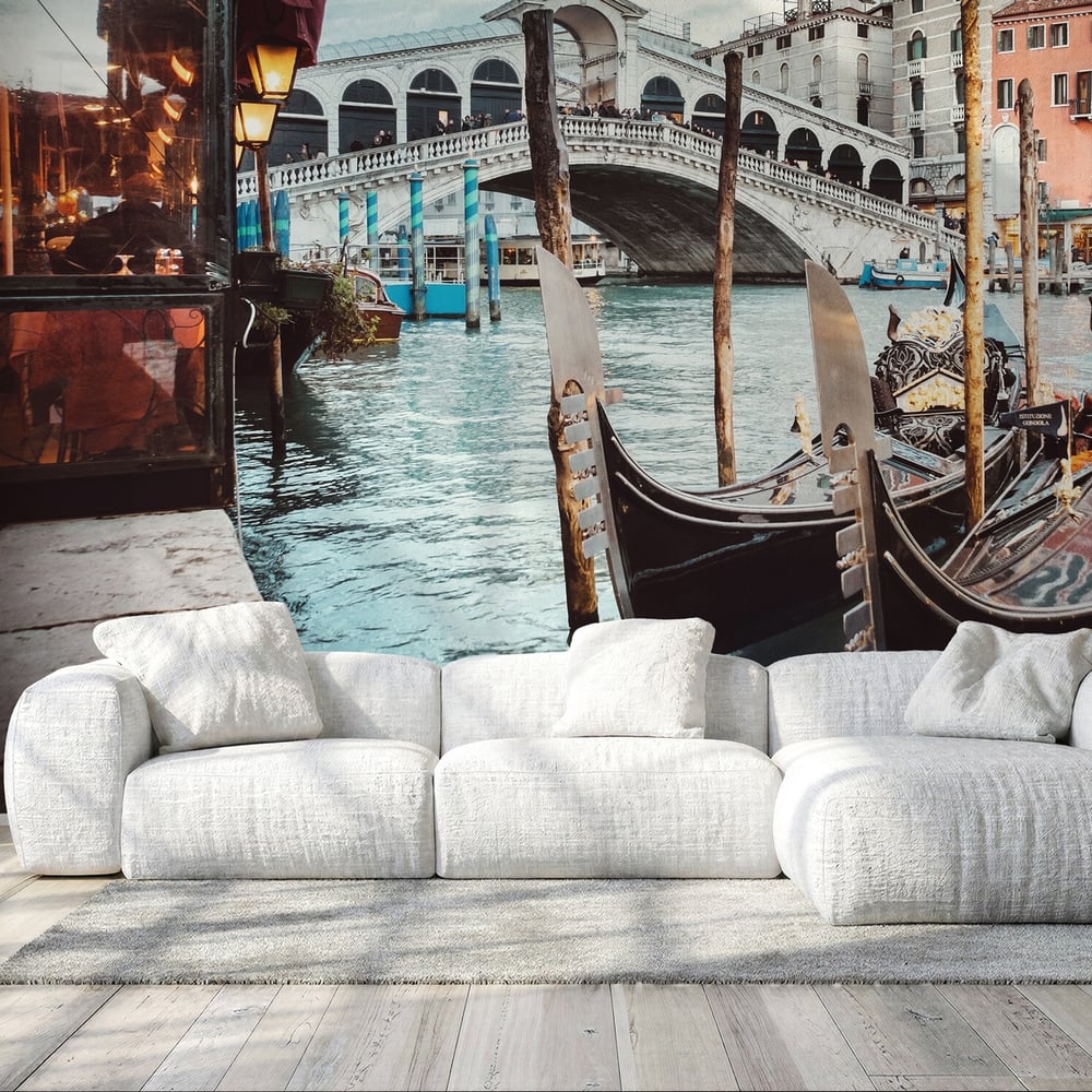 Wall Mural - Classical view of the Rialto Bridge - Venice - Scandiwall