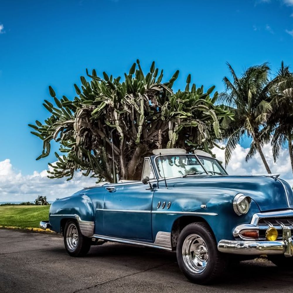 Wall Mural - Blue Vintage Convertible in Cuba - Scandiwall