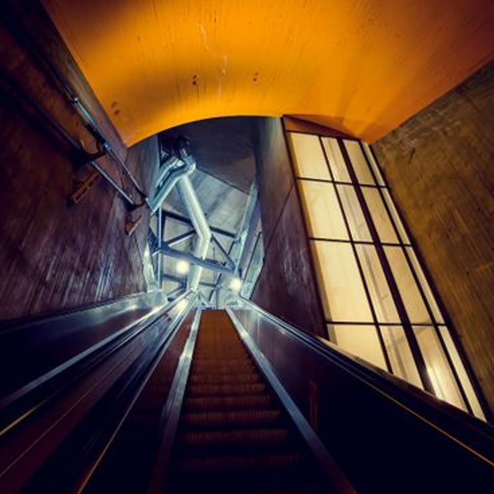 Papiers Peints Panoramique - Escalator with Dramatic Light in Oslo - Other motifs New Arrivals