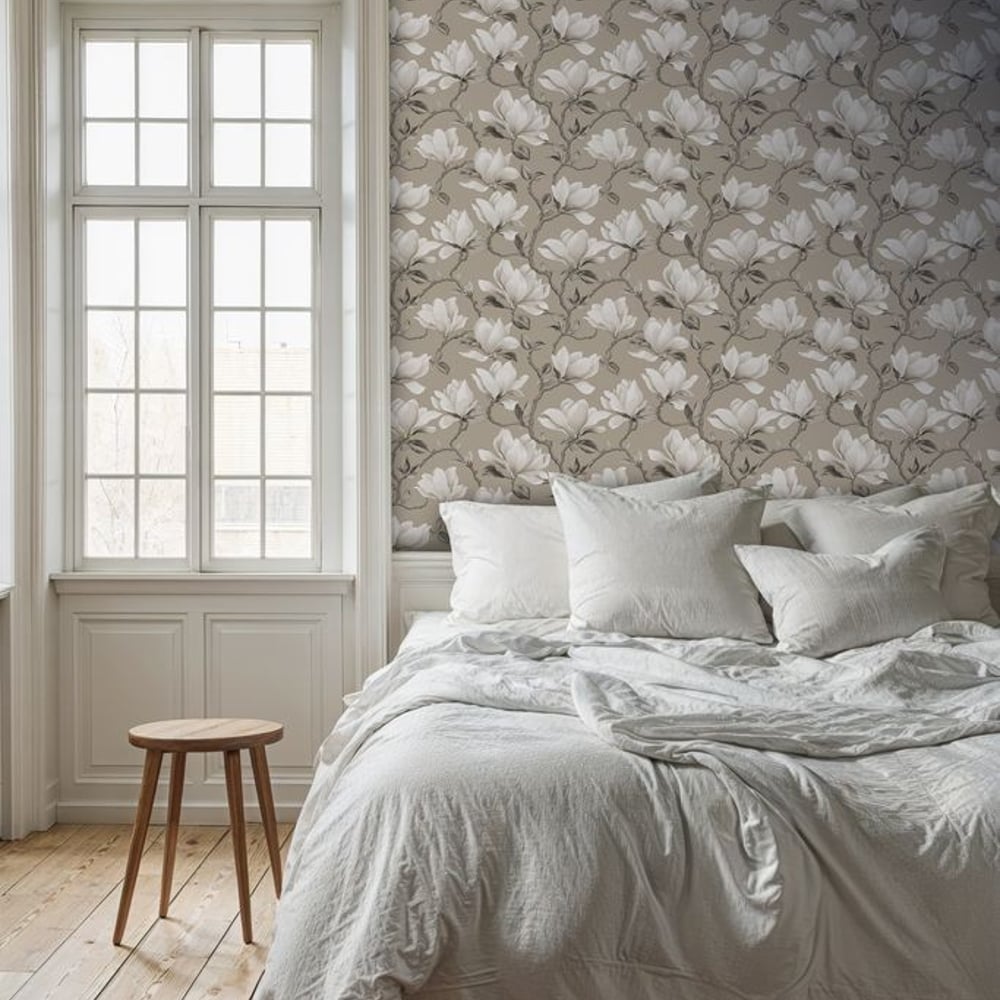 Corinne Beige - Papiers peints - Beige - Chambre - Floral - in between - Intissé