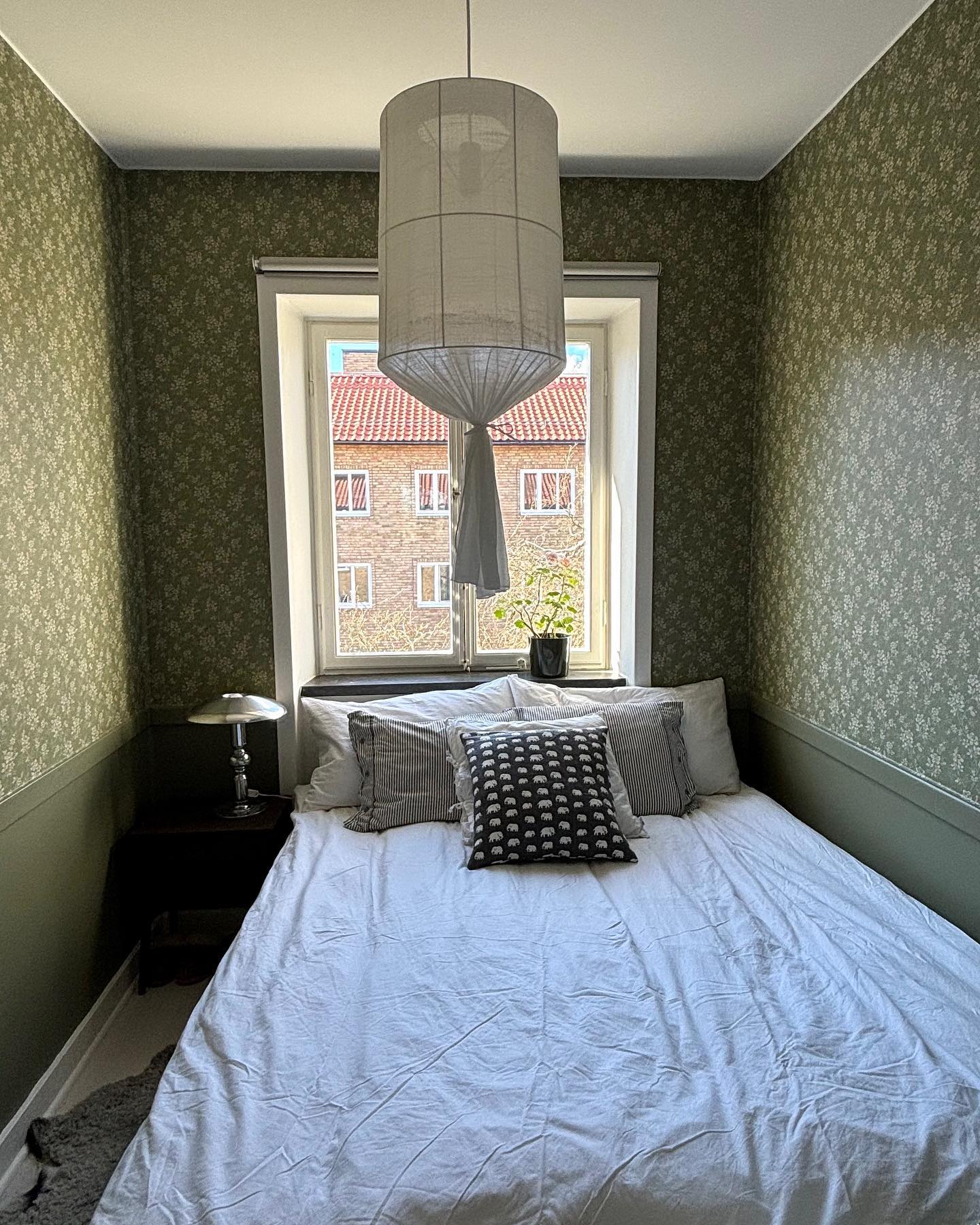 Ett stycke sovrum har fått en uppfräschning🤩 familjetapeter.se