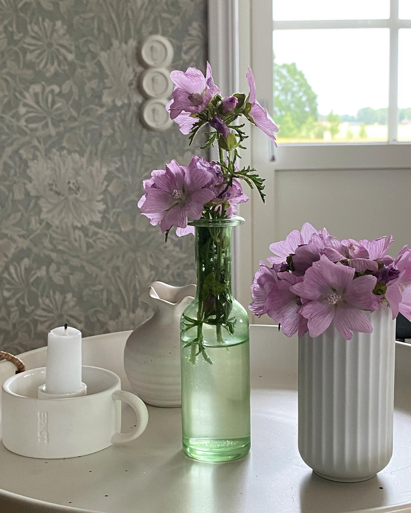 Sista junibuketterna 🌸
——
Sista dagen på veckan och sista dagen i juni. Hur fort försvann den här första sommarmånaden egentligen?

Söndagen ska tillbringas på hemmaplan med rensning av garage och fix med min bil. Tanklocket går inte att öppna, så det kan bli 🙃

Vad har ni för planer?