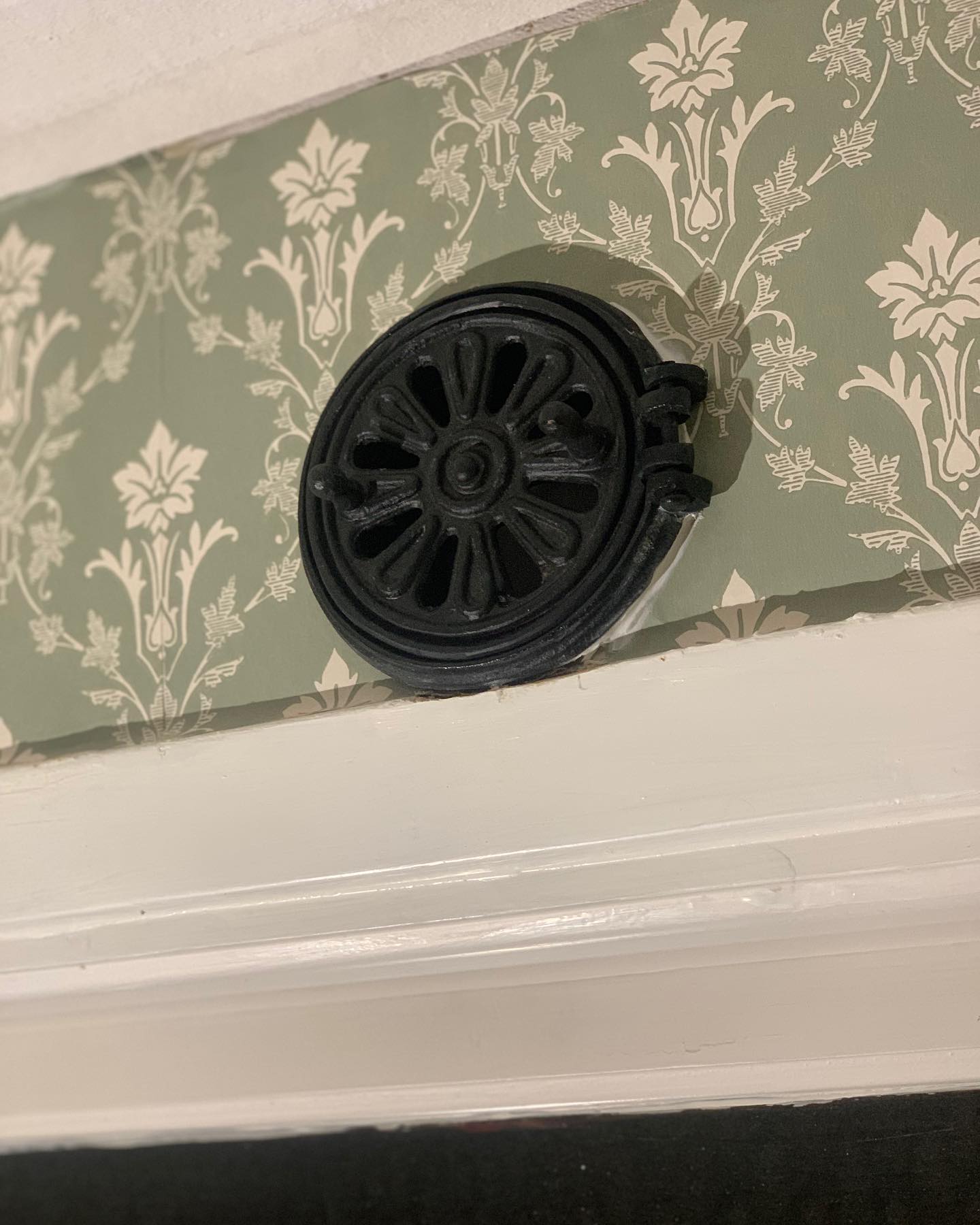 Det är minsann detaljerna som gör det!😍 

Litet nytillskott i framtida sovrummet kom på sin plats idag. ✨